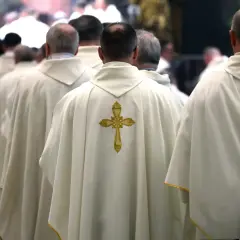 Pożądanie i księża: prawda o ludzkich uczuciach osób duchownych