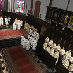 Kiedy musisz iść do kościoła w Wielkanoc: pełna lista świąt nakazanych