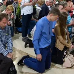 Kiedy żołnierz klęka w kościele - zasady i obowiązki ceremonialnej służby