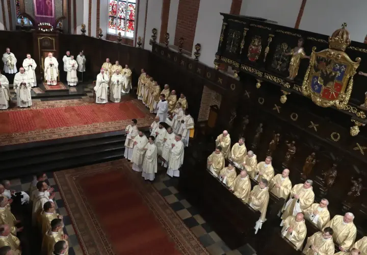 Kiedy musisz iść do kościoła w Wielkanoc: pełna lista świąt nakazanych