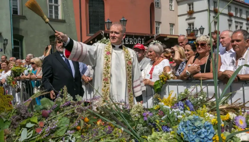 Czy 15 sierpnia trzeba iść do kościoła - poznaj zasady i konsekwencje