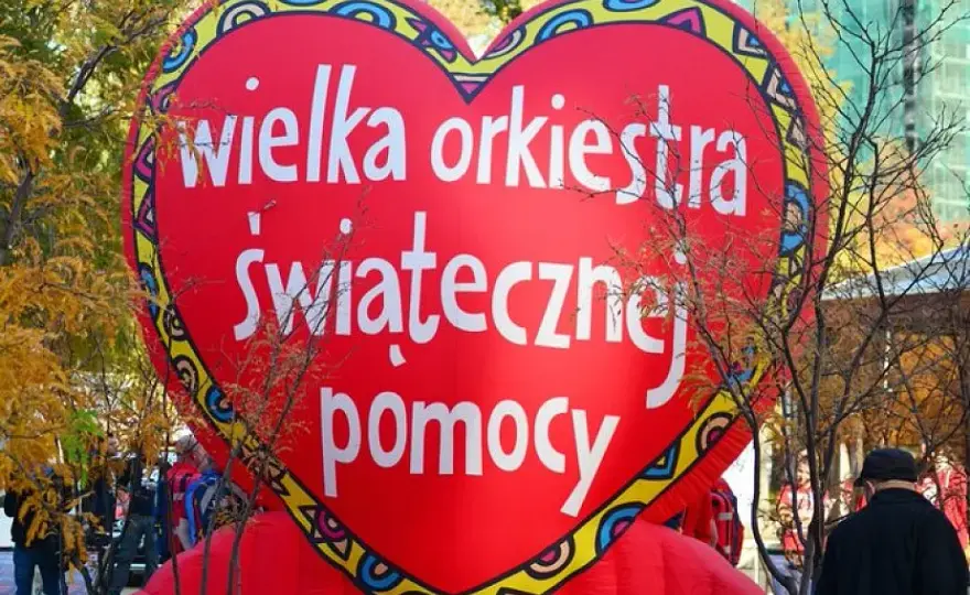Czy Kościół popiera WOŚP? Złożone stanowisko i kontrowersje w Polsce
