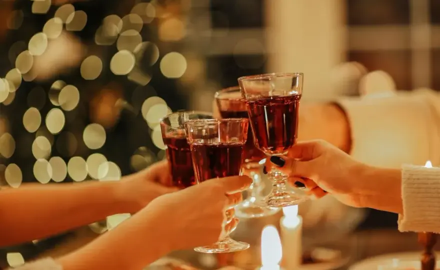 Czy picie alkoholu to grzech? Poznaj stanowisko Kościoła katolickiego
