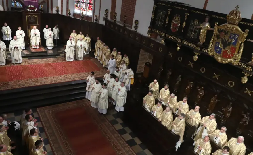 Kiedy musisz iść do kościoła w Wielkanoc: pełna lista świąt nakazanych