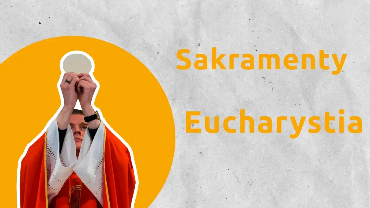 Kapłan w szacie liturgicznej podnosi hostię.