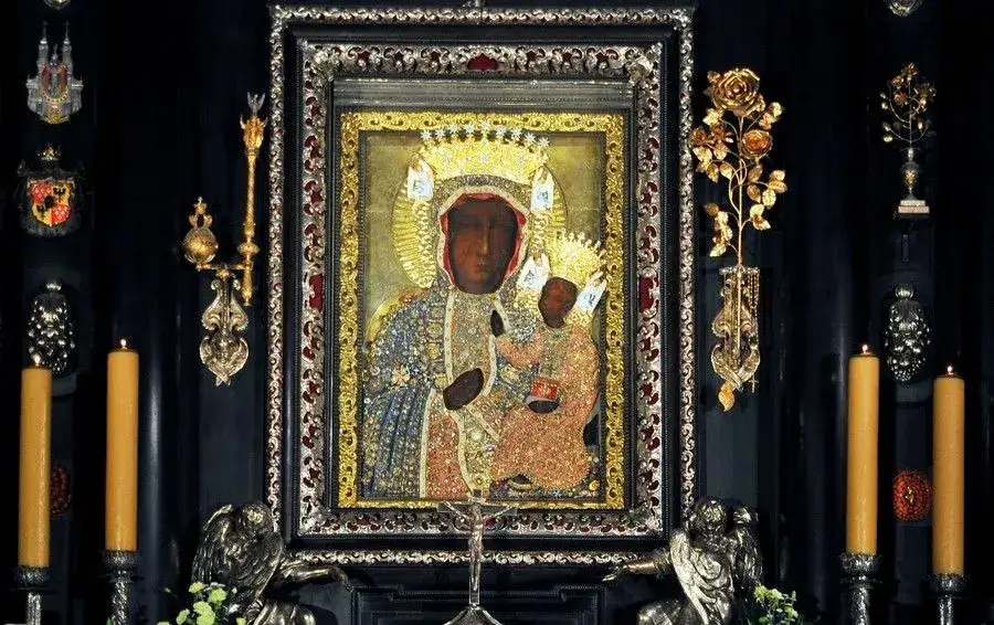 Zdjęcie Czy 3 maja trzeba iść do kościoła? Sprawdź aktualne wymagania kościelne